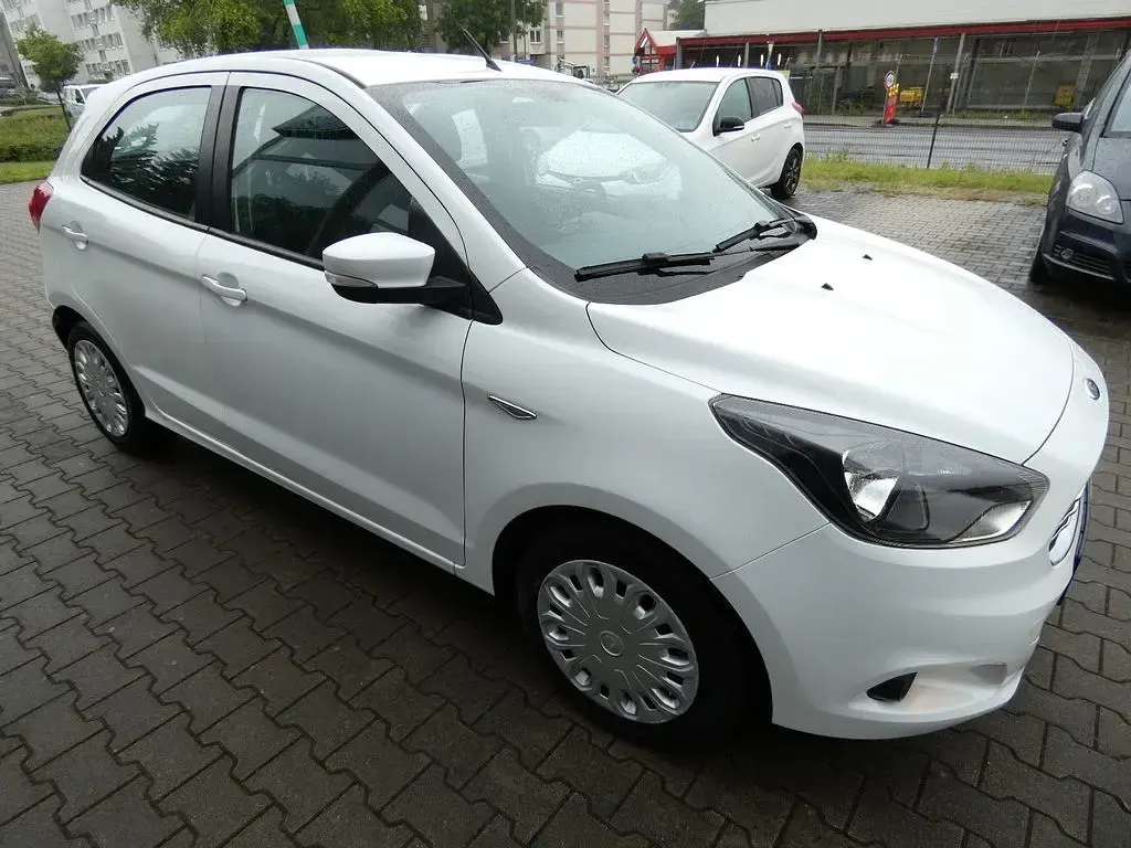 Gebraucht Ford Ka Plus 86 PS (63 kW) 2018 Weiß Kleinwagen