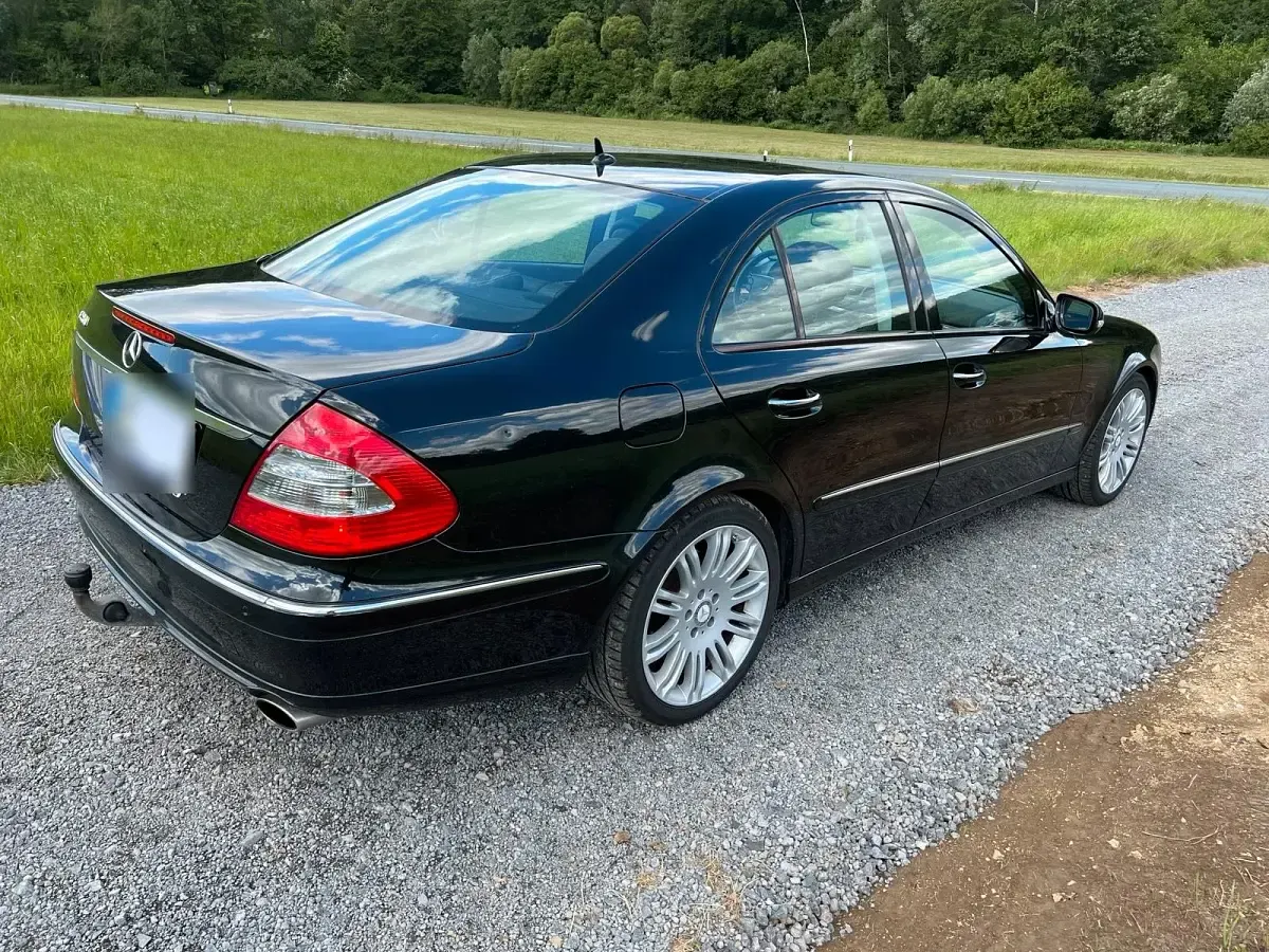 Gebraucht Mercedes E280 231 PS (169 kW) 2006 Schwarz Limousine