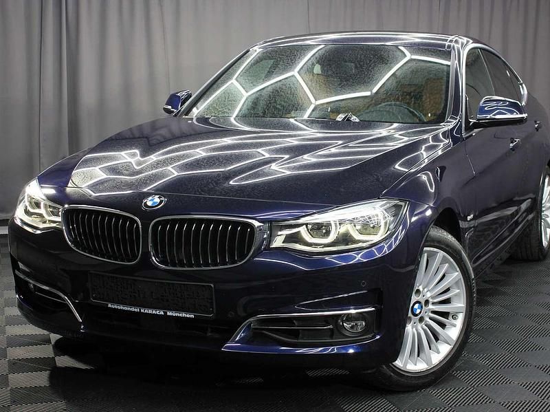 Imperialblau Gebraucht 2017 BMW 330 Luxury Line Limousine | 21.790 € (Superpreis) - Bild 1/4