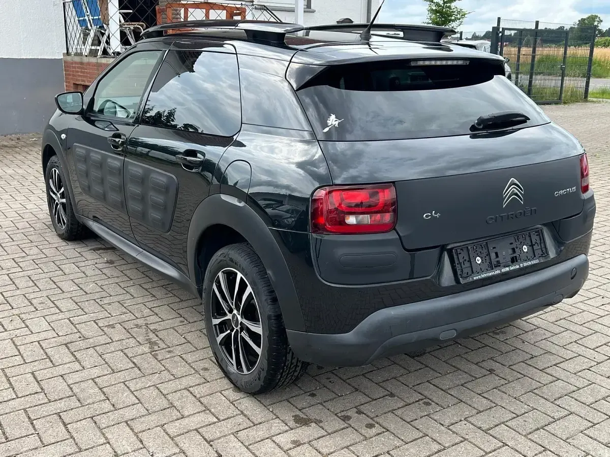 Gebraucht Citroën C4 Feel 82 PS (60 kW) 2015 Schwarz Limousine