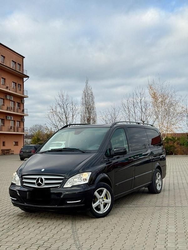 Schwarz Gebraucht 2011 Mercedes Viano Van / Kleinbus | 14.250 € (Teuer) - Bild 1/4