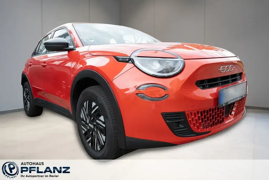 Gebraucht Fiat 600 101 PS (74 kW) 2025 Orange SUV