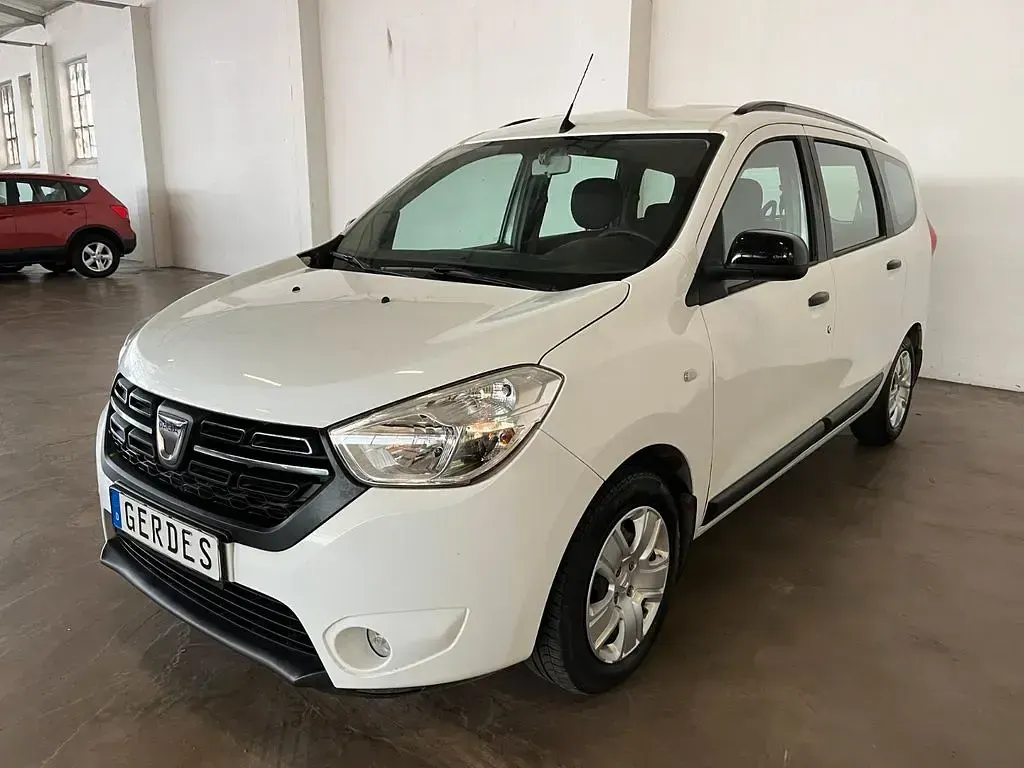 Gebraucht Dacia Lodgy Comfort 102 PS (75 kW) 2021 Weiß Van / Kleinbus