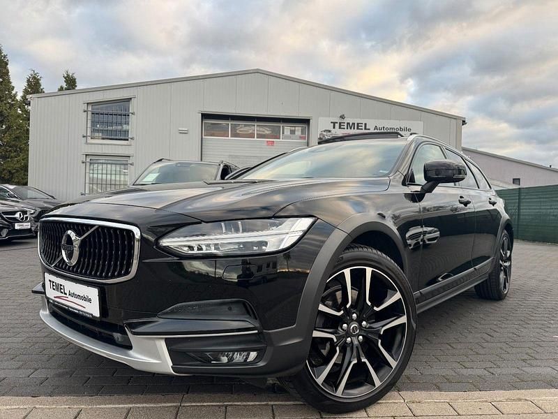 Schwarz Gebraucht 2020 Volvo V90 CC Pro Kombi | 31.490 € (Etwas zu teuer) - Bild 1/4