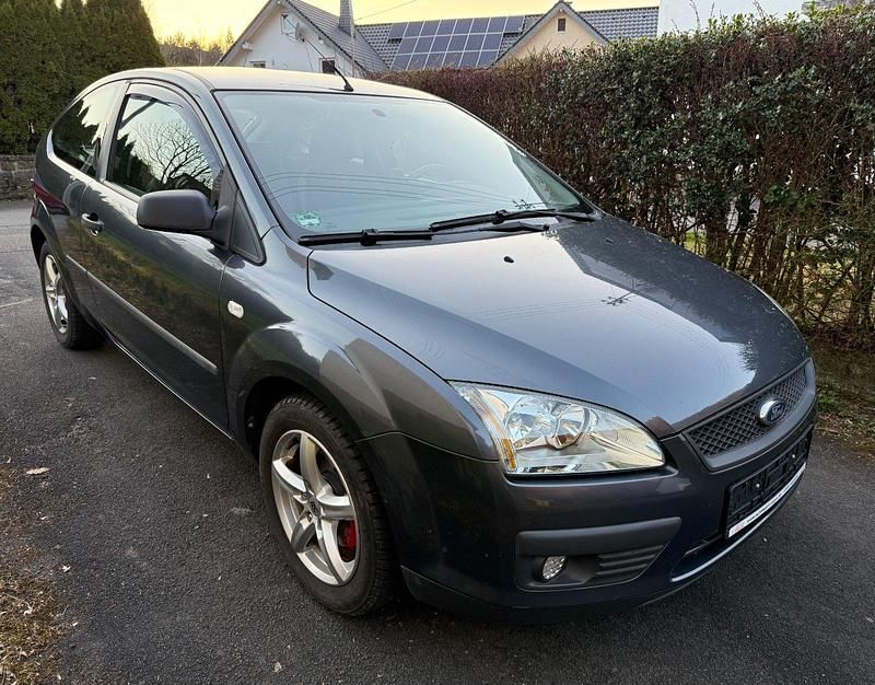 Gebraucht Ford Focus 101 PS (74 kW) 2005 Grau Limousine