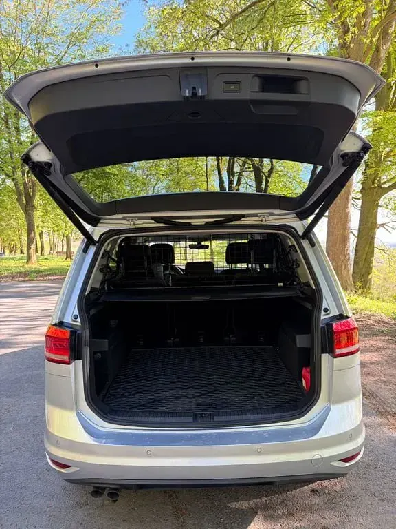Gebraucht VW Touran Allstar 150 PS (110 kW) 2016 Silber Van / Kleinbus