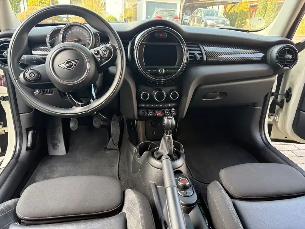 Używany Mini Cooper S 192 KM (141 kW) 2018 Beżowy Hatchback