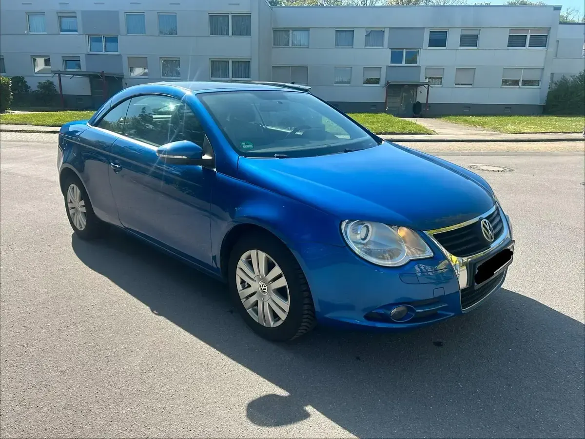Second-hand VW Eos 140 CP (102 kW) 2010 Albastru Cabrio