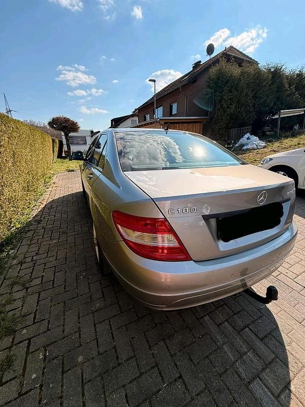 Gebraucht Mercedes C180 154 PS (113 kW) 2007 Gold Limousine