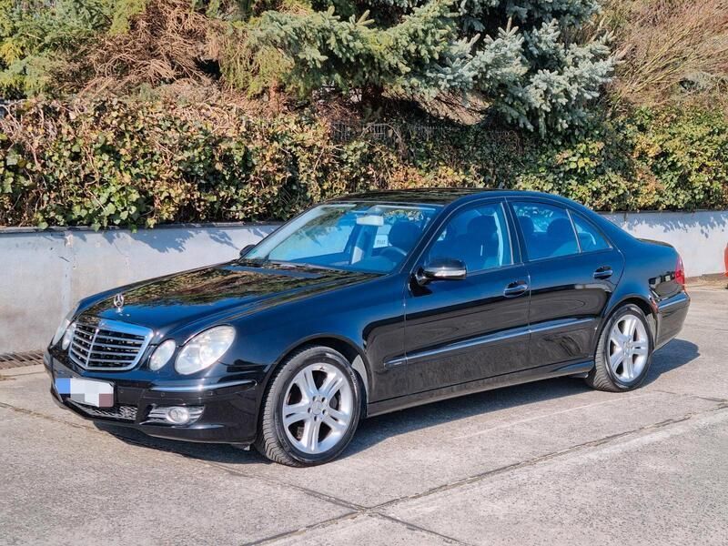 Schwarz Gebraucht 2007 Mercedes E420 Avantgarde Limousine | 8.499 € - Bild 1/4