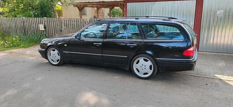 Gebraucht Mercedes E55 AMG AMG 354 PS (260 kW) 1999 Schwarz Kombi