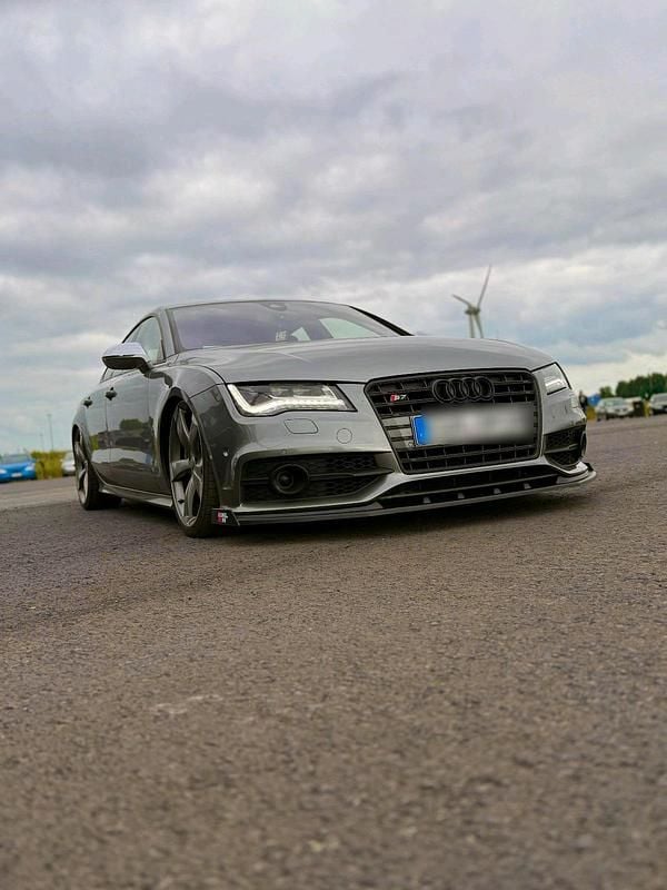 Grau Gebraucht 2013 Audi S7 Comfort Kleinwagen | 37.000 € - Bild 1/4