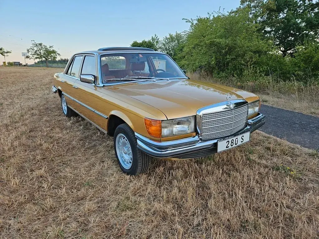 Gebraucht Mercedes 280 156 PS (114 kW) 1977 Gold Limousine