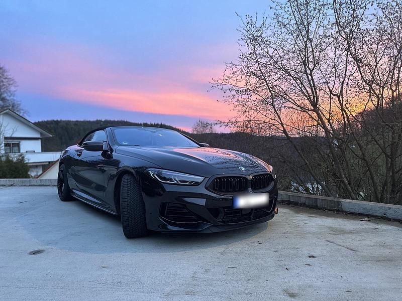 Gebraucht BMW M8 Efficient Dynamics 333 PS (244 kW) 2022 Schwarz Cabrio