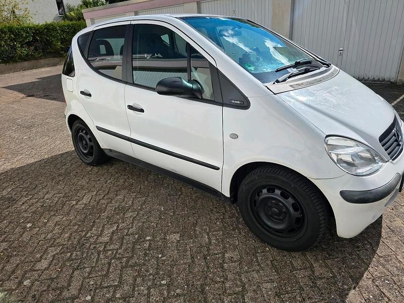 Weiß Gebraucht 2002 Mercedes A140 Kleinwagen | 1.250 € - Bild 1/4