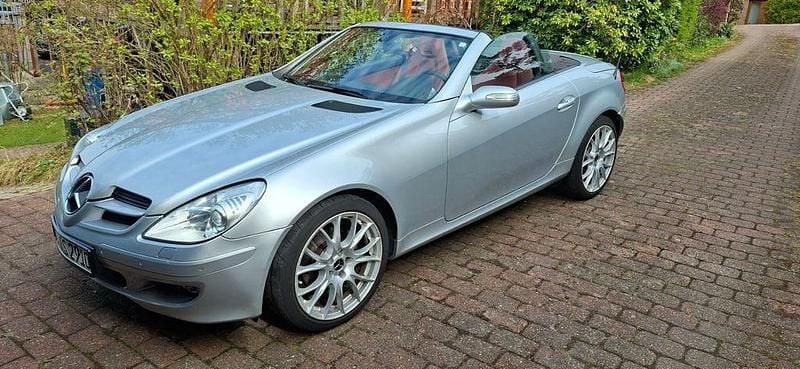 Second-hand Mercedes SLK200 163 CP (119 kW) 2006 Argintiu Cabrio