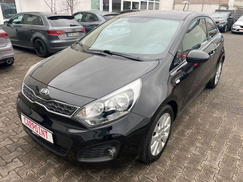 Schwarz Gebraucht 2015 Kia Rio 2 Kleinwagen | 7.950 € (Fairer Preis) - Bild 1/4