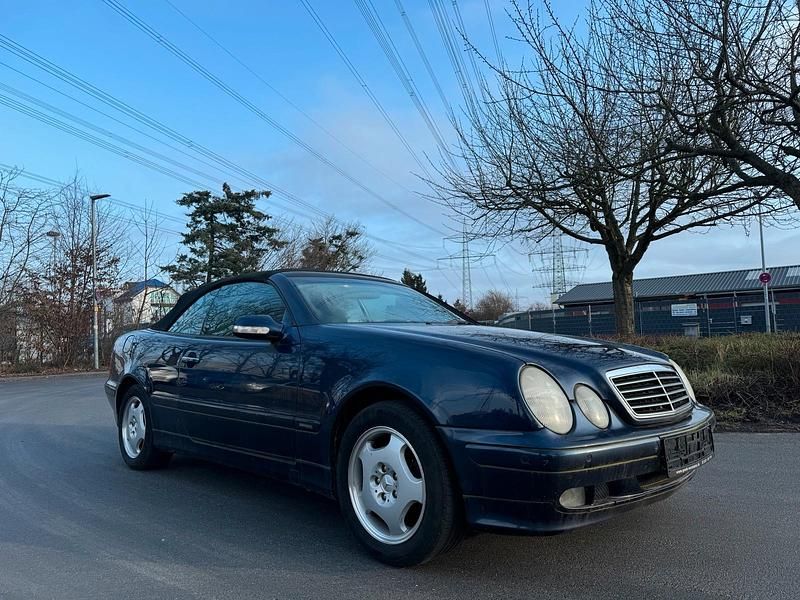 Blau Gebraucht 2000 Mercedes CLK200 Cabrio | 999 € (Superpreis) - Bild 1/4
