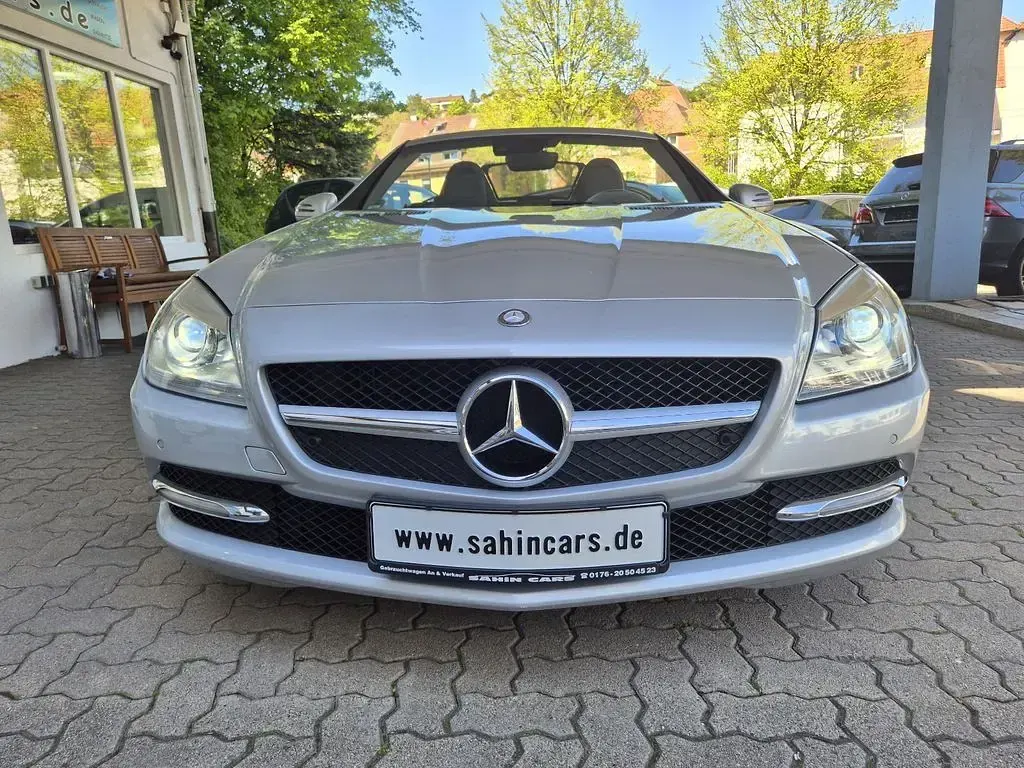 Second-hand Mercedes SLK200 184 CP (135 kW) 2011 Argintiu Cabrio
