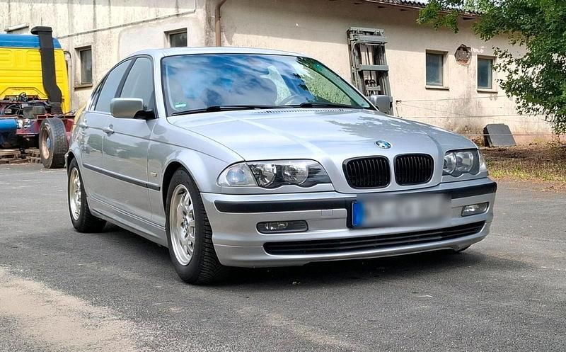 Silber Gebraucht 1998 BMW 323 Limousine | 1.260 € (Guter Preis) - Bild 1/4
