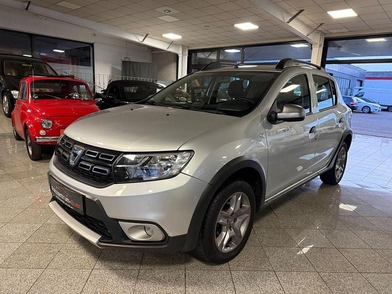 Gebraucht Dacia Sandero Stepway 90 PS (66 kW) 2017 Silber SUV