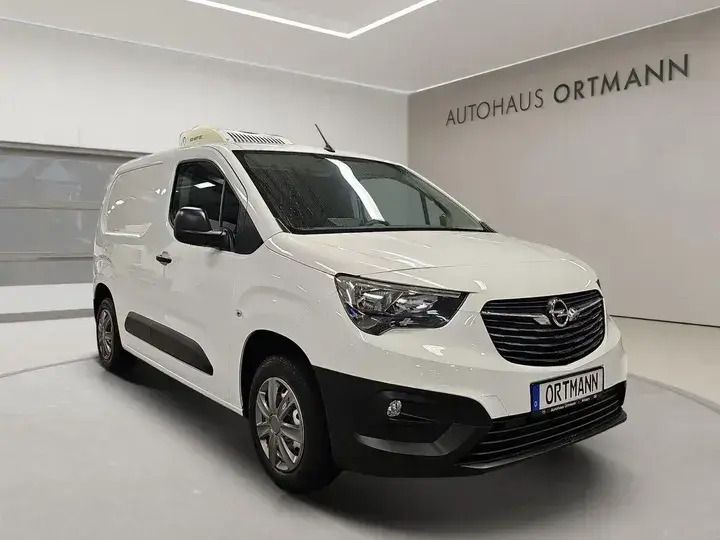Jade weiss/arktis weiss Gebraucht 2019 Opel Combo Selection Van / Kleinbus | 24.990 € - Bild 1/4