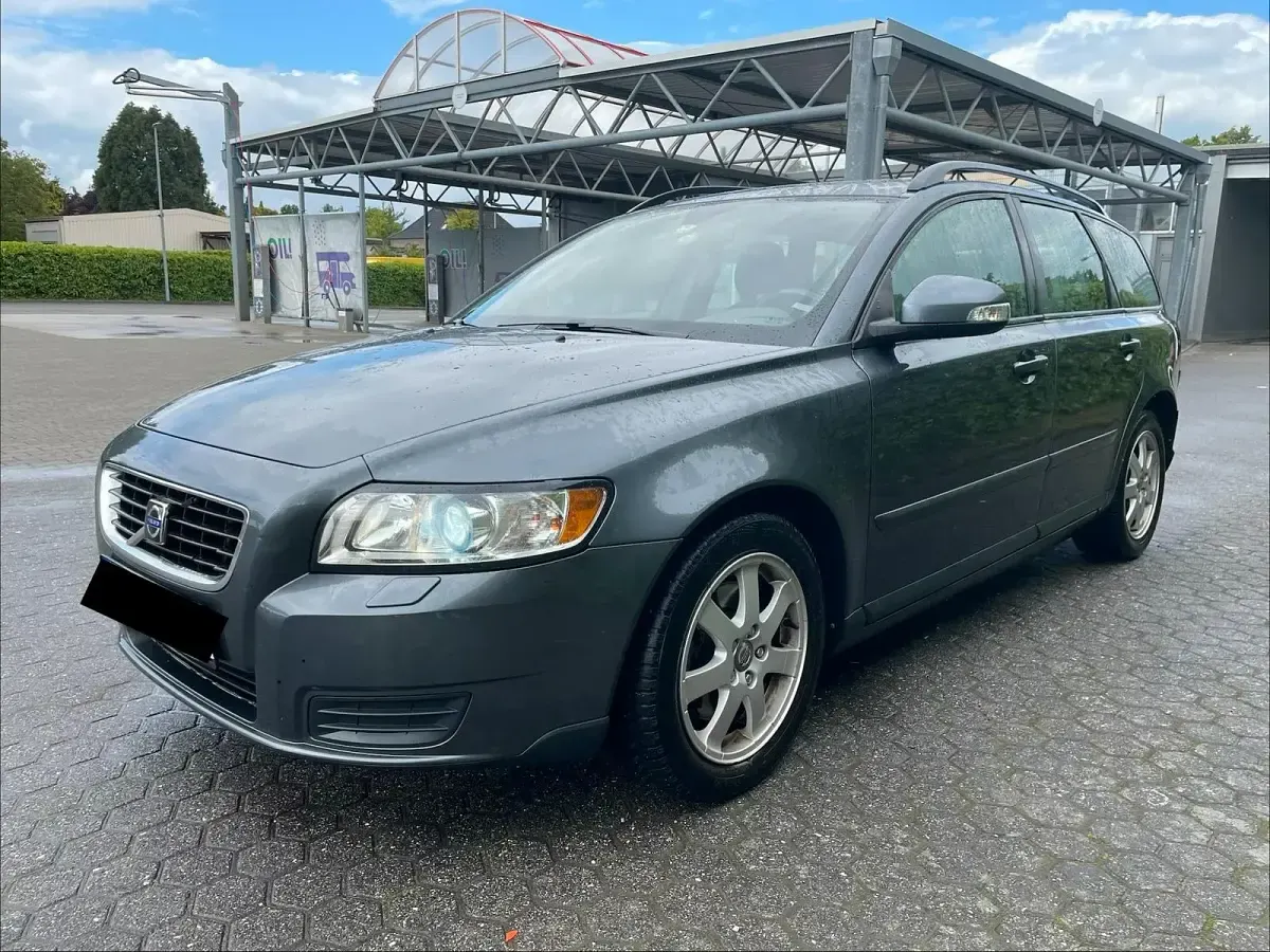 Usado Volvo V50 136 CV (100 kW) 2010 Gris Familiar
