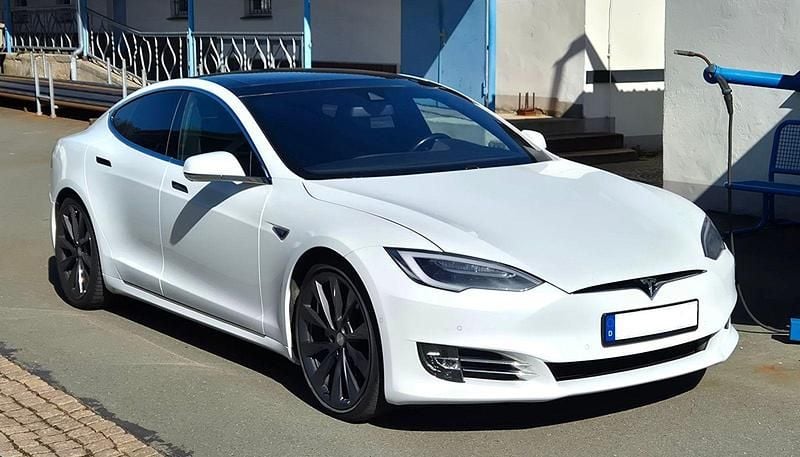 Second-hand Tesla Model S 344 kW (469 CP) 2017 Alb Hatchback