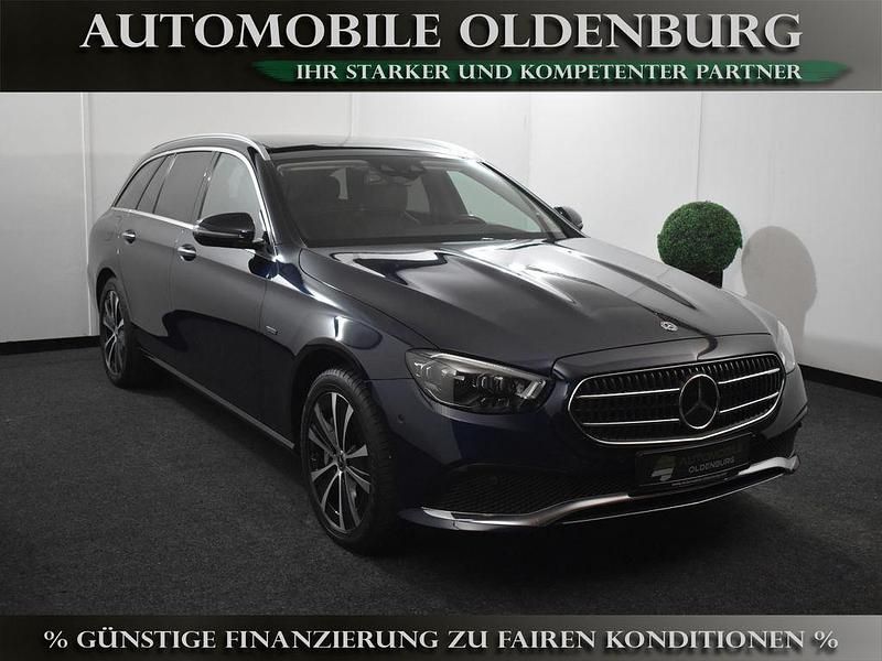 Gebraucht Mercedes E300 Avantgarde 306 PS (225 kW) 2021 Blau Limousine