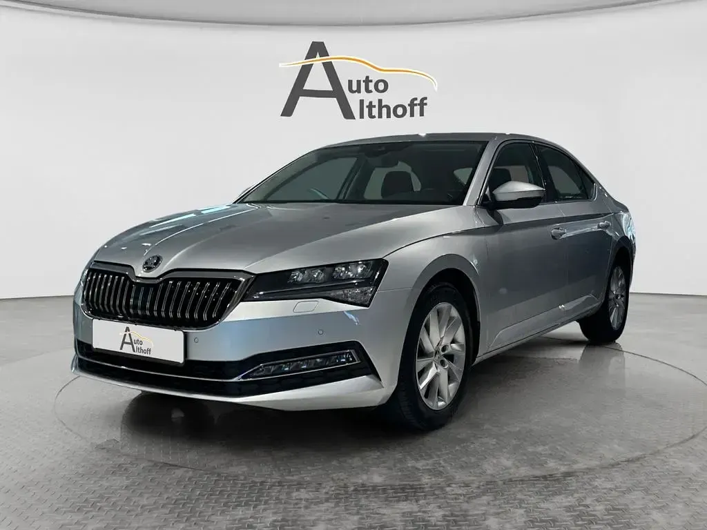 Gebraucht Skoda Superb Style 150 PS (110 kW) 2022 Silber Limousine