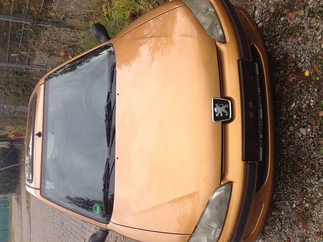 Gebraucht Peugeot 106 60 PS (44 kW) 1997 Gelb Kleinwagen