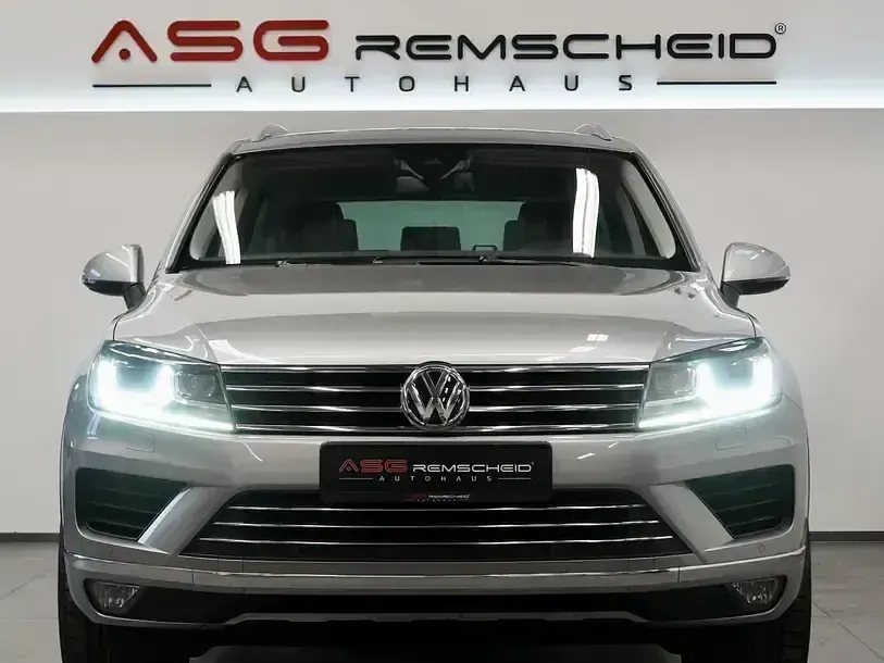 Gebraucht VW Touareg Terrain Tech 262 PS (192 kW) 2015 Silber SUV