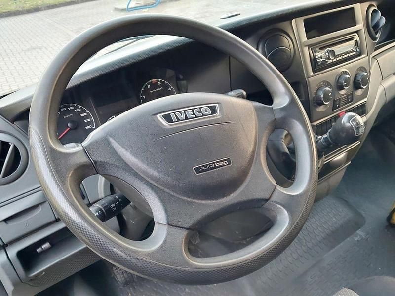 Gebraucht Iveco Daily 145 PS (106 kW) 2013 Weiß Van / Kleinbus