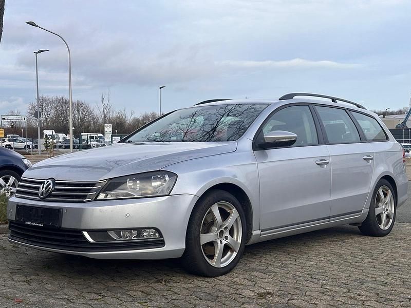 Silber Gebraucht 2013 VW Passat Kombi | 4.850 € (Superpreis) - Bild 1/4