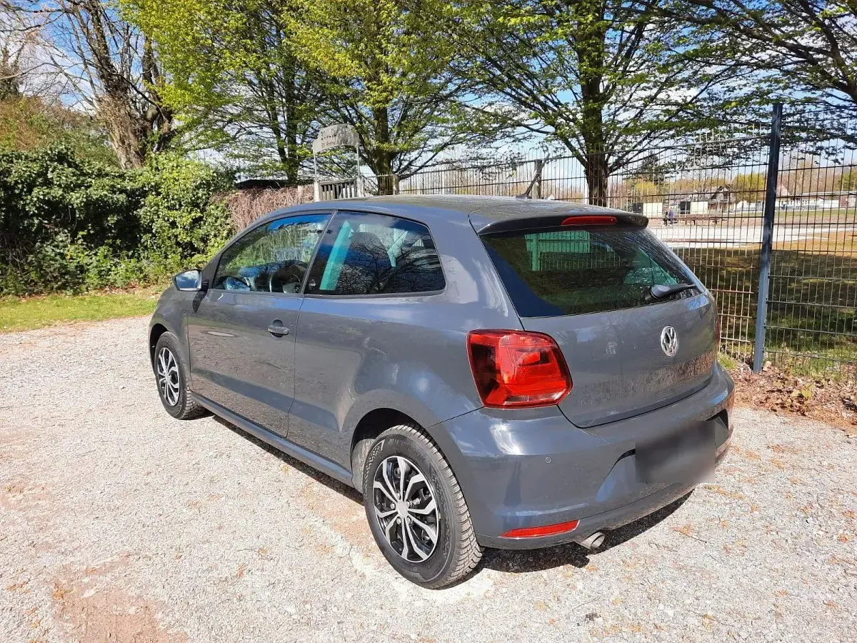 Gebraucht VW Polo Sound 90 PS (66 kW) 2017 Grau Kleinwagen