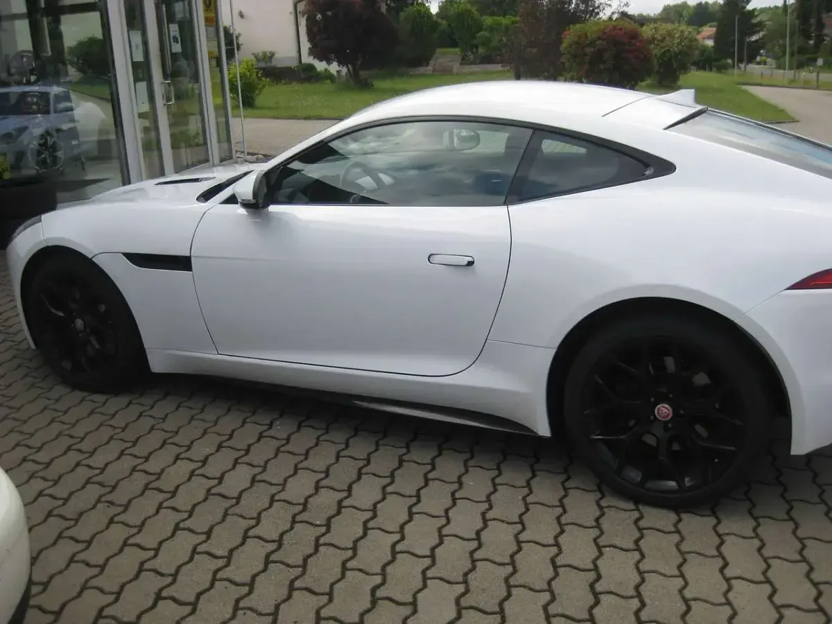 Gebraucht Jaguar F-Type Basis 340 PS (250 kW) 2016 Fuji white Coupé