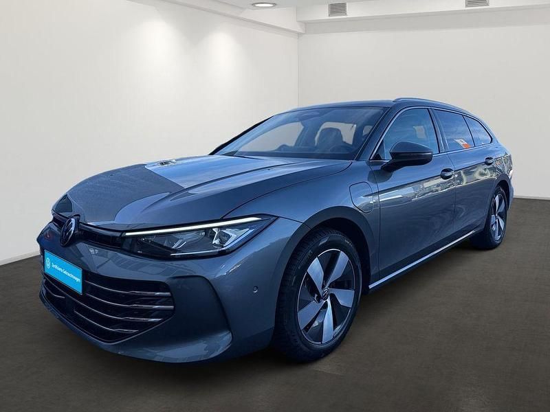 Gebraucht VW Passat Elegance 272 PS (200 kW) 2025 Grau Kombi