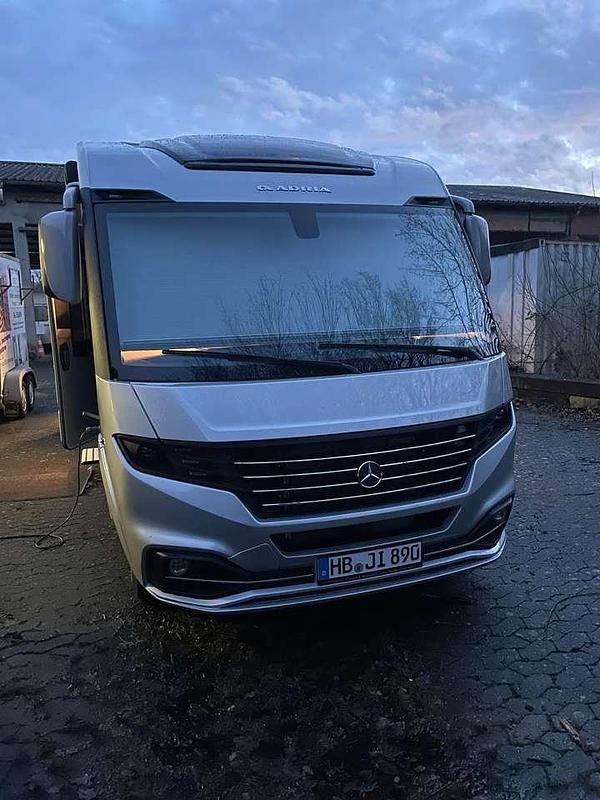 Silber Gebraucht 2023 Mercedes 170 | 155.000 € - Bild 1/4