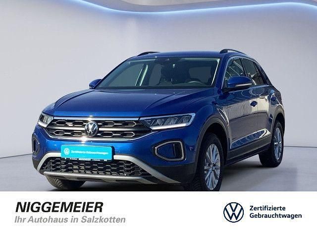 Ravennablau metallic Gebraucht 2024 VW T-Roc Life SUV | 26.950 € (Superpreis) - Bild 1/4