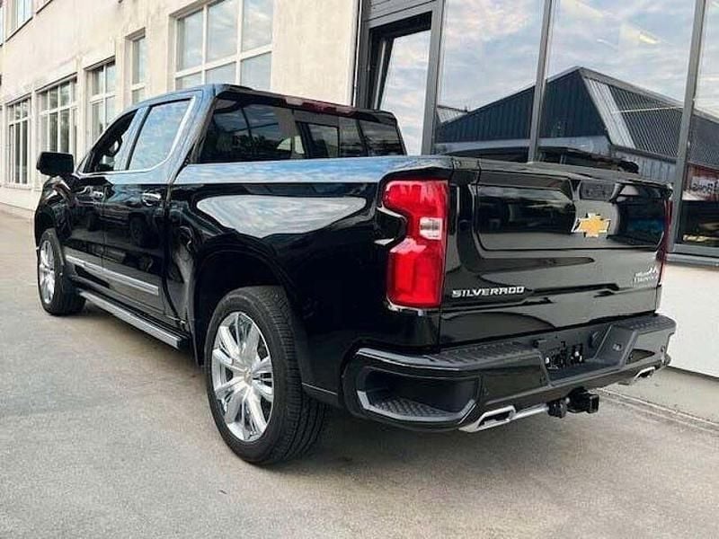 Usado Chevrolet Silverado 426 CV (313 kW) 2024 Negro SUV