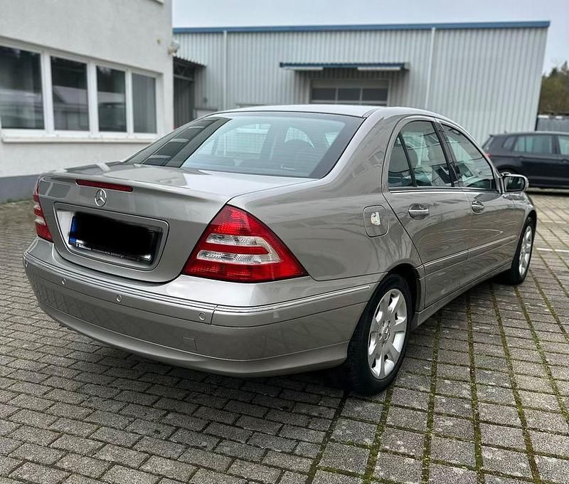 Gebraucht Mercedes C220 Elegance 150 PS (110 kW) 2006 Grau Limousine