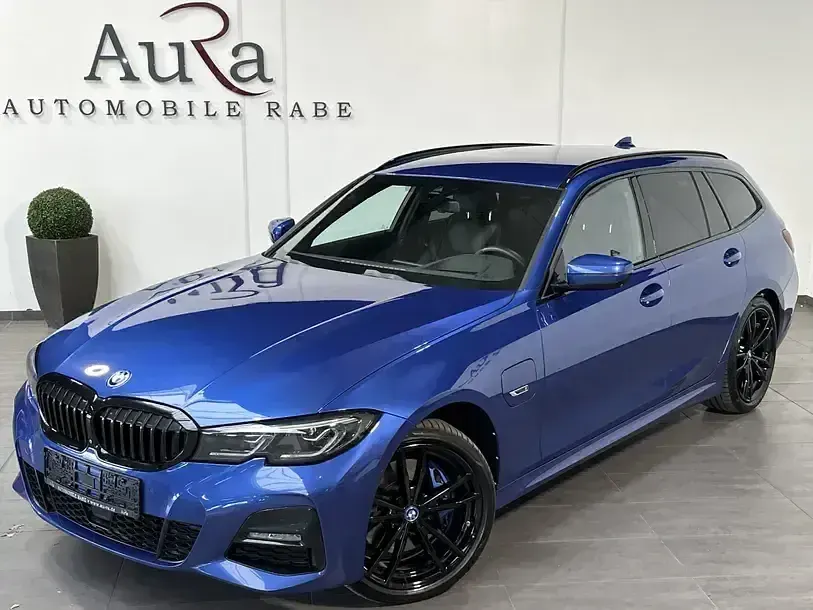 Gebraucht BMW 330e M Sport 113 PS (83 kW) 2022 Blau Kombi