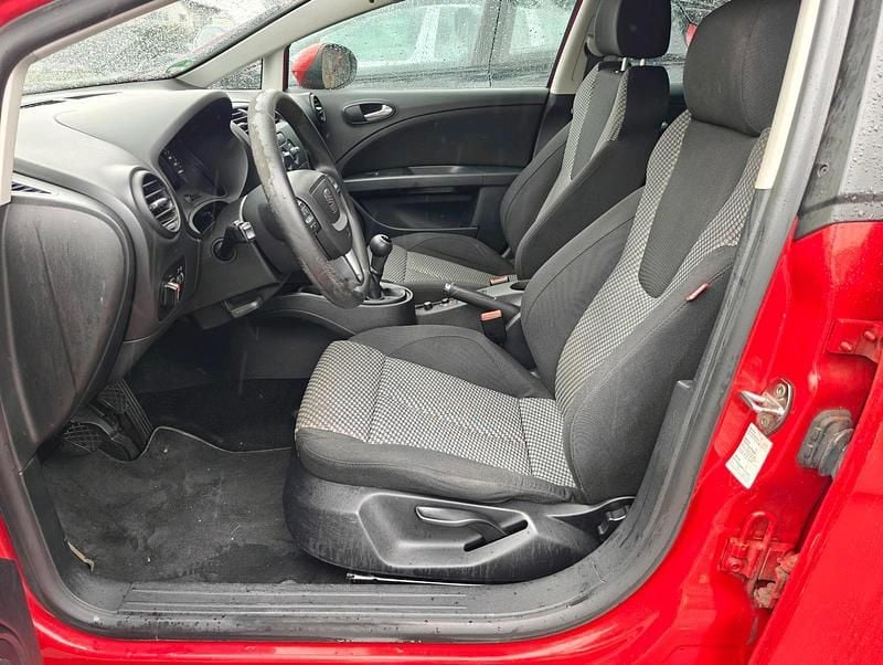 Gebraucht Seat Leon Style 105 PS (77 kW) 2010 Rot Kleinwagen