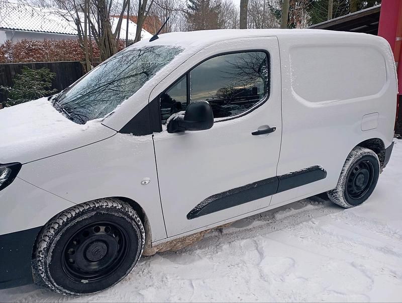 Weiß Gebraucht 2024 Toyota Proace City City Van / Kleinbus | 26.000 € (Fairer Preis) - Bild 1/4