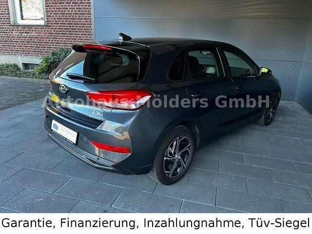 Gebraucht Hyundai i30 Edition 30 120 PS (88 kW) 2021 Dark knight / mic Kombi