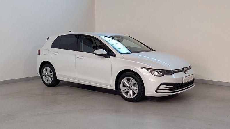 Gebraucht VW Golf VIII Life 150 PS (110 kW) 2023 Weiß Limousine