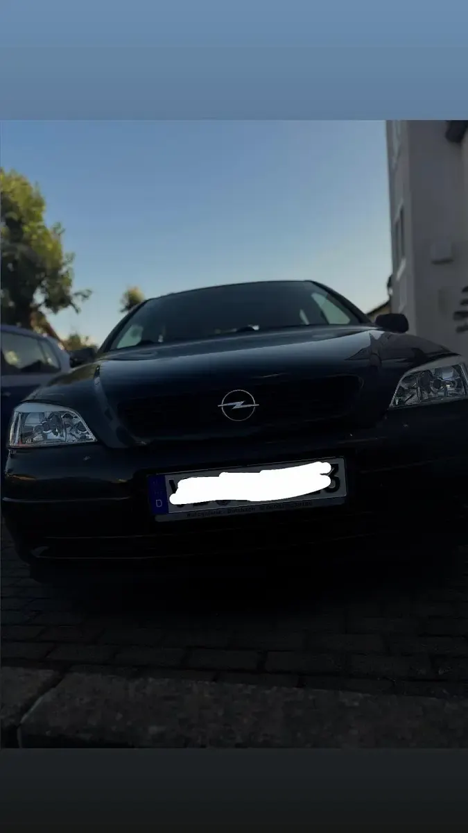 Używany Opel Astra 125 KM (91 kW) 2000 Czarny Sedan/Limuzyna