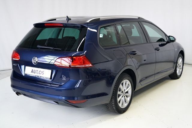 Gebraucht VW Golf VII Comfortline 110 PS (80 kW) 2016 Blau metallic Kombi