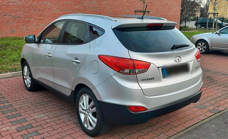 Gebraucht Hyundai ix35 163 PS (119 kW) 2013 Silber SUV
