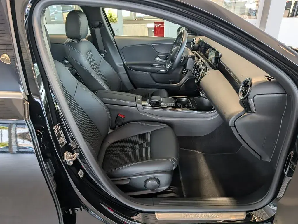 Gebraucht Mercedes A220 Progressive 190 PS (139 kW) 2022 Schwarz Limousine